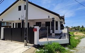 Hadeera Minimalis Family Homestay